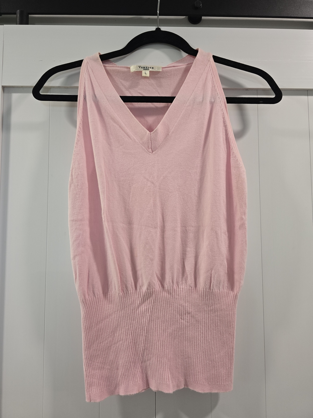 Vertigo Paris Pale Pink V-Neck Sleeveless Knit Tank